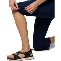- Women's Leslie Falls Capri II - Shorts < Columbia