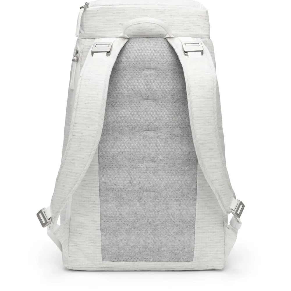 - Hugger Backpack 30 - Daypack < DB Outlet