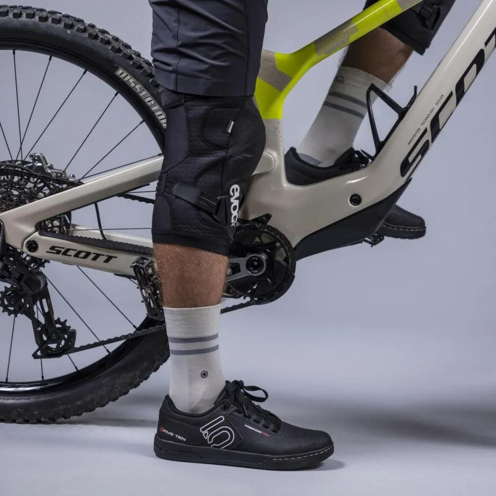 Evoc - Knee Protector L/S Flex Enduro - Protektor Black Clearance