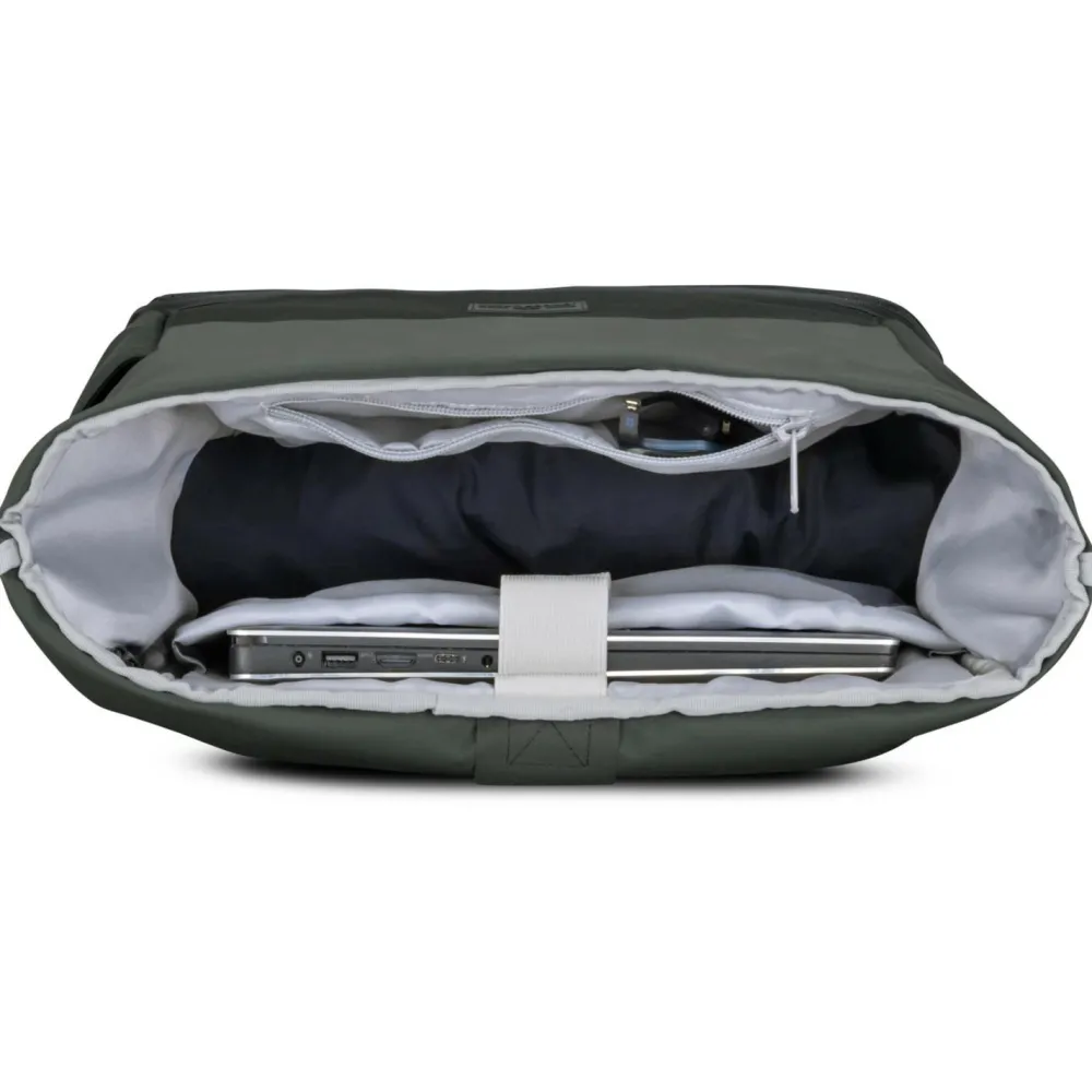 - Allen 19 - Daypack < Johnny Urban Online