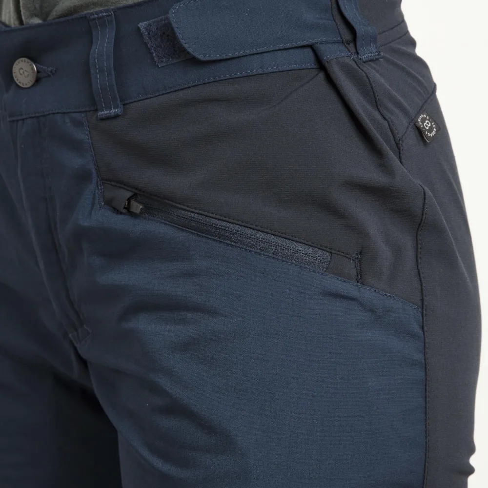 - Women's Makke Light Shorts - Shorts < Lundhags Outlet