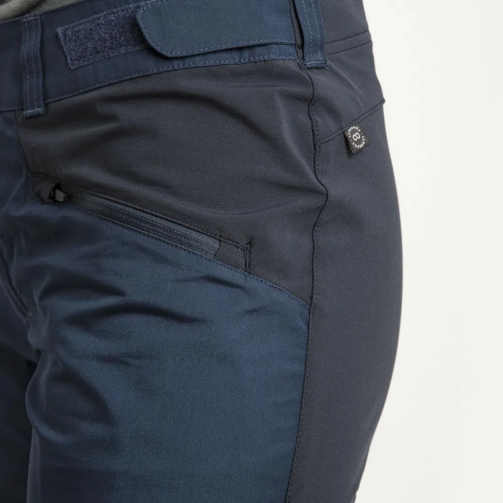 - Women's Makke Light Shorts - Shorts < Lundhags Outlet