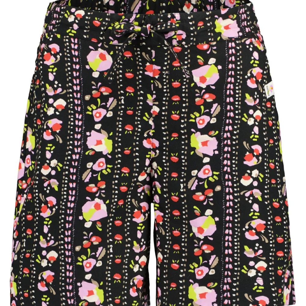 - Woen' Irree. - hort < Maloja Discount