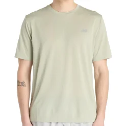 - Athetic T-hirt - aufhirt < New Balance Best