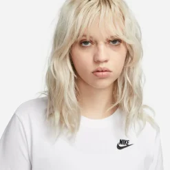 Nike T-Shirts|Shirts, Hemden & Longsleeves-- Women's Sportswear Club Essential - Funktionsshirt