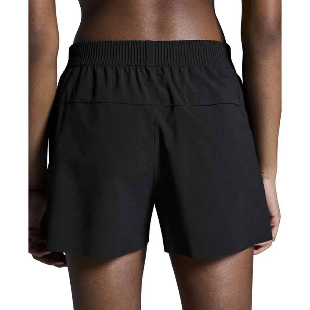 On - Women's Focus Shorts - Shorts Outlet