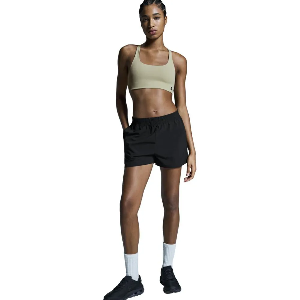 On - Women's Focus Shorts - Shorts Outlet